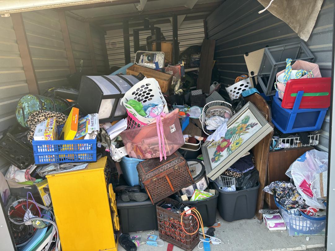 Storage Unit Auction in South Roxana, IL at Advantage SelfStorage